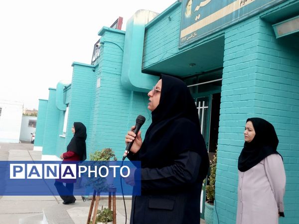 نواختن زنگ مهر و زنگ نماز و ایثار و شهادت در دبیرستان فاطمیه