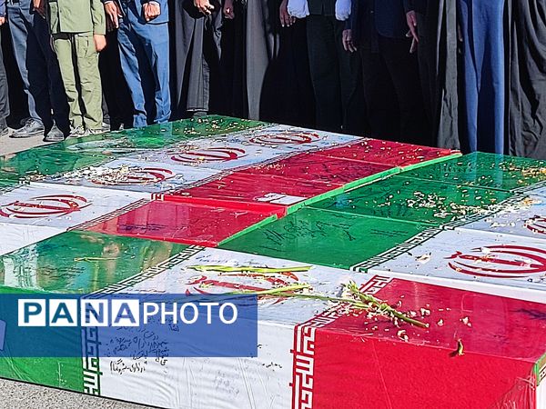 استقبال پرشور مردم بجنورد از پیکر شهیدان گمنام