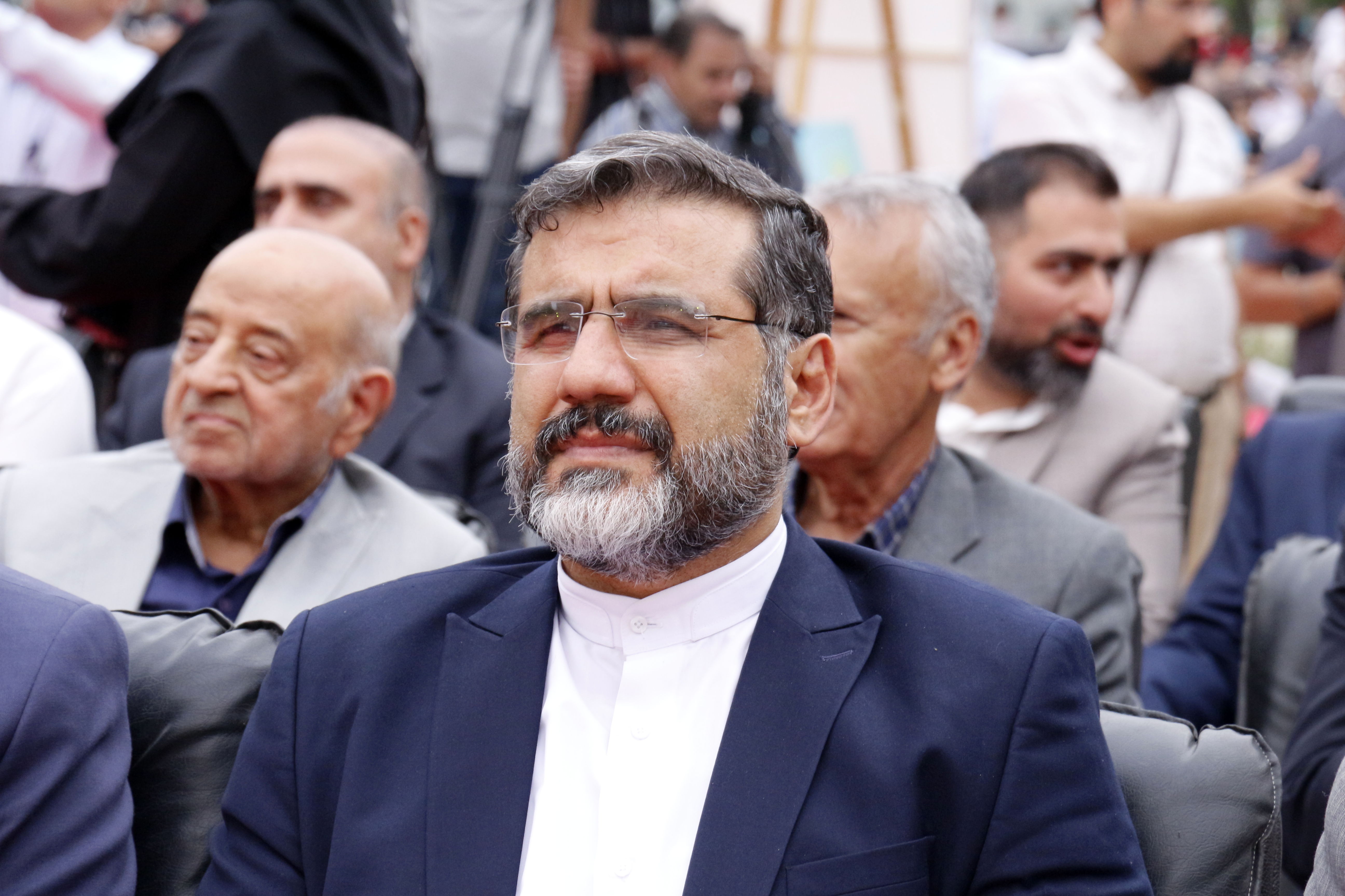 وزیر ارشاد: شهید رئیسی به من چک سفید امضا داده بود