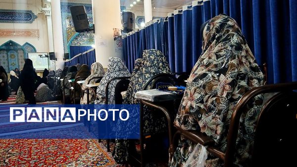 برگزاری نماز جمعه وحدت‌آفرین نظرآباد با رونمایی کتاب قرآنی و ارائه خدمات فرهنگی و معیشتی در مصلی نظرآباد