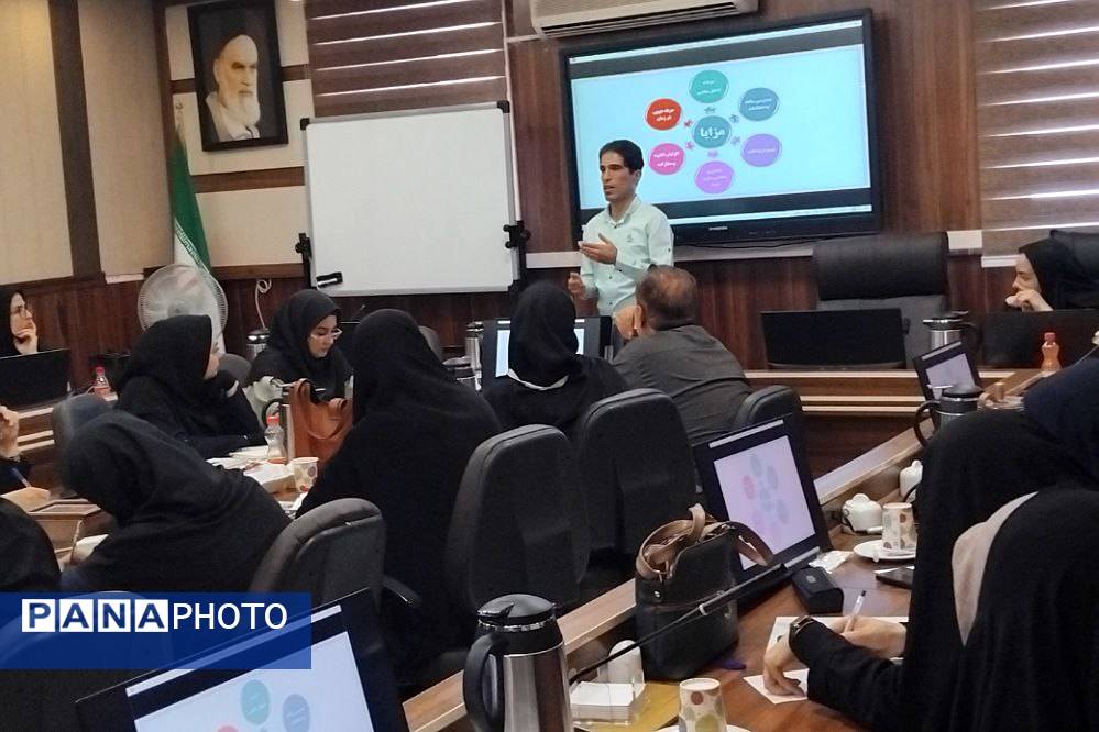 برگزاری جلسه آموزشی سرگروه های آموزشی قطب شهرری به میزبانی ناحیه یک شهرری