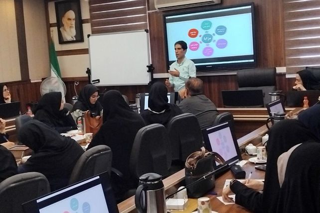 برگزاری جلسه آموزشی سرگروه های آموزشی قطب شهرری به میزبانی ناحیه یک شهرری