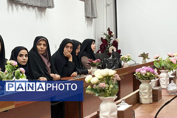 قدردانی از نقش بانوان در عرصه تعلیم و تربیت اسلامشهر