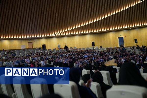 آیین تجلیل از معلمان نمونه و فداکار استان اصفهان