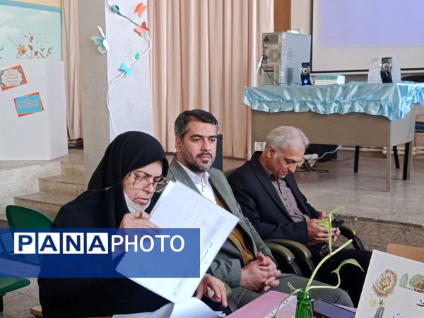 جلسات هم اندیشی مدیران در راستای تراز شدن مدارس شهرری