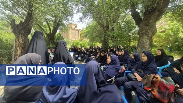برگزاری اردوی عملی درس آمادگی دفاعی دانش‌آموزان در اردوگاه پنجعلی شازند