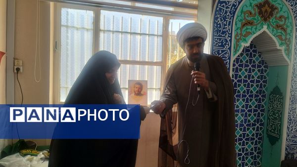 گرامیداشت هفته قرآن ، عترت و نماز در دبیرستان شاهد تکتم 