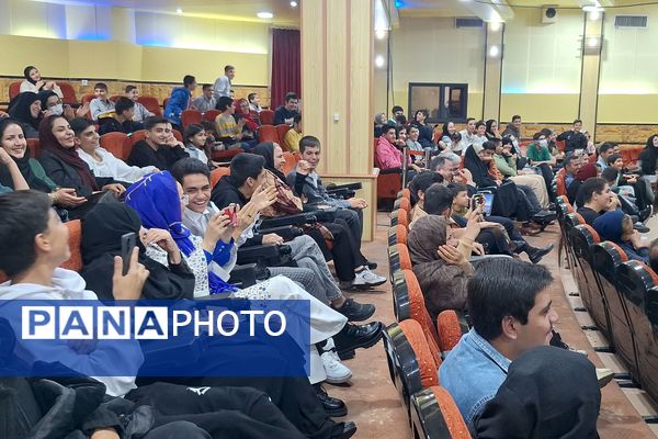 جشن میلاد بانوی دو عالم و گرامیداشت مقام مادر در دبیرستان رازی شیراز 