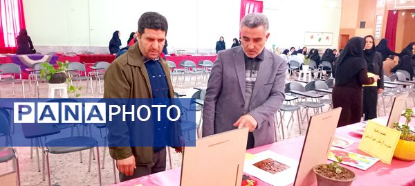نمایشگاه هفته هنرهای مدرسه (ماها) در دبیرستان سمیه بجنورد