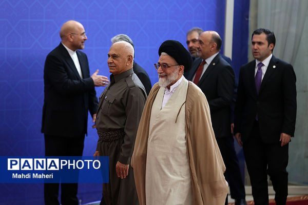 ورود مهمانان مراسم تحلیف رئیس‌جمهوری به مجلس شورای اسلامی 