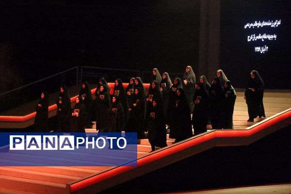 اجرای نمایش «راهبندان» در سومین شب از کنگره ملی 5580 شهید استان البرز