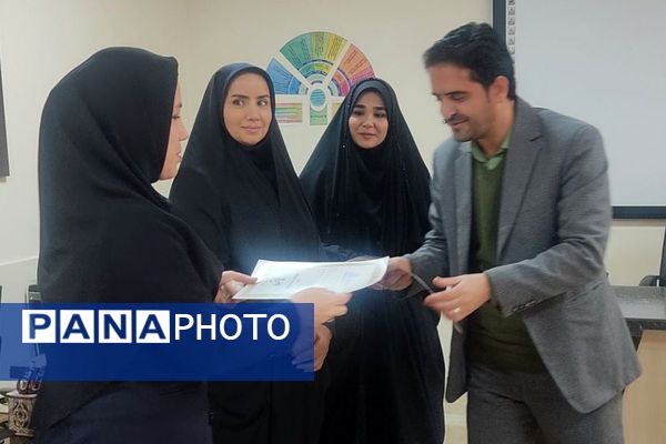 هنرهایی که نفس میکشند؛ با هنرمندی دانش‌آموزان دبستان امید بهارستان‌دو