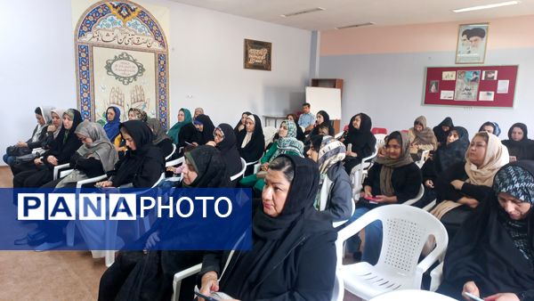 جلسه آموزش خانواده در دبستان لطیفه 