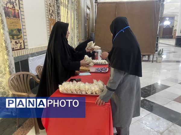 بازدید دانش آموزان دبیرستان دخترانه امید از آرامگاه شهید مدرس