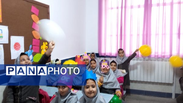 جشن صد نقطه‌ای شیرین در مسیر یادگیری کلاس دومی های شهید نجفی