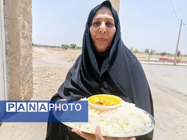 پخت و توزیع نذری در روز تاسوعای حسینی روستای حسن آباد داراب استان فارس