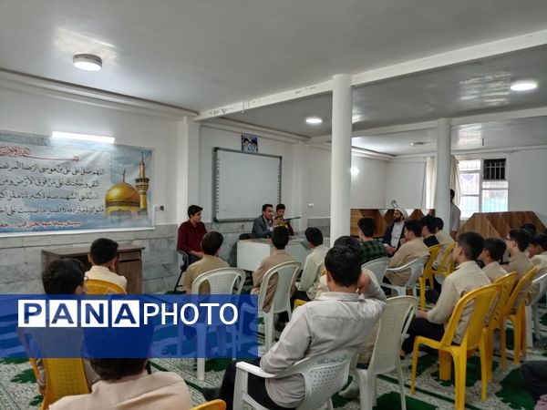 مشاوره هدایت تحصیلی و انتخاب رشته در دبیرستان نمونه آیت الله خامنه‌ای