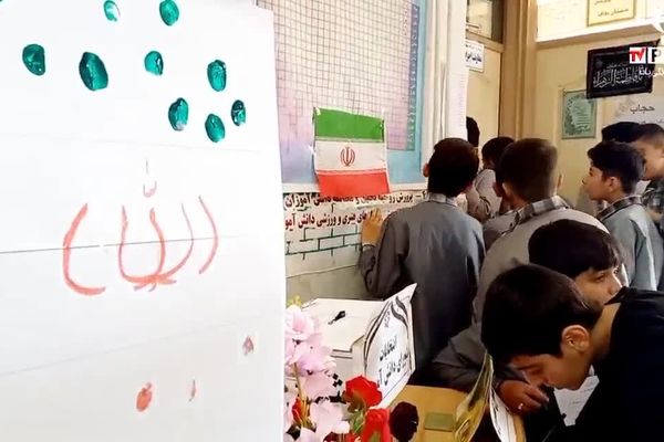 شور و نشاط در انتخابات شورای دانش‌آموزی در مدرسه شهید مفتح به اوج رسید