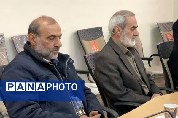 جلسه شورای ترویج فرهنگ ایثار و شهادت فیروزکوه با هدف حفظ و گسترش آرمان‌های شهدا