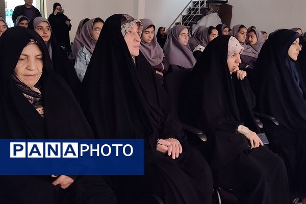 بزرگداشت «مادران چشم به راه»باحضور دانش‌آموزان دبیرستان دخترانه معرفت کهریزک