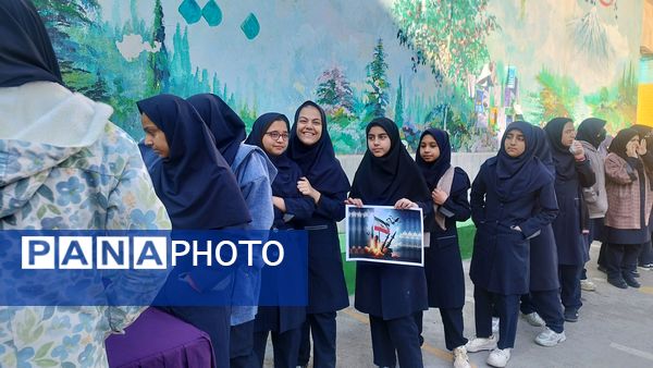 انتخابات شورای دانش آموزی دبیرستان شاهد تکتم ناحیه۳