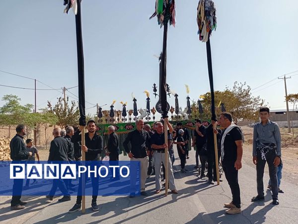 مراسم سینه زنی و علم گردانی در خلیل آباد