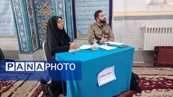 برپایی مناظره دانش‌آموزی در دبیرستان حضرت خدیجه (س) جعفرآباد قم