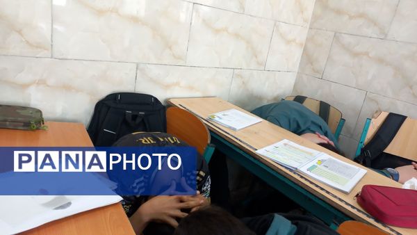 مانور سراسری زلزله همزمان با سراسر کشور در دبیرستان شاهد شهید آخوندی‌ها ناحیه یک کرج 