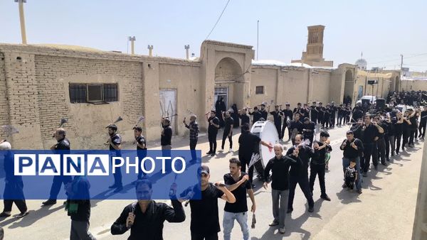 مراسم عزاداری و زنجیرزنی تاسوعای حسینی در شهر حسن آباد جرقویه علیا 