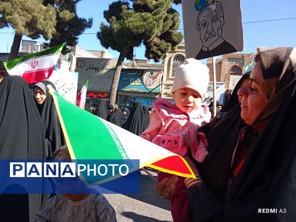 راهپیمایی 13 آبان با حضور حداکثری دانش آموزان در شهرستان نیشابور 