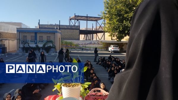  روز دانش‌آموز در دبیرستان حضرت معصومه(س) 