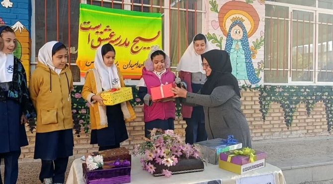 گرامیداشت  روز دانش آموز دبستان ۲۲ بهمن دوره دوم