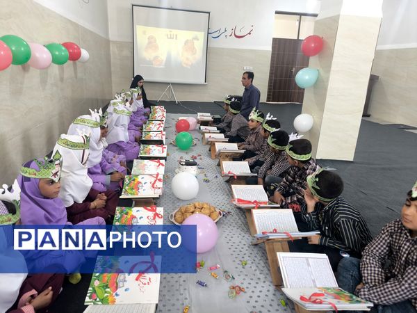 جشن قرآن کلاس اولی‌ها در دبستان شهید بهشتی قلعه‌گنج