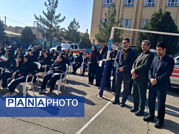 گرامیداشت پدافند غیرعامل با حضور مسئولان شهرستان در دبیرستان وکیلی ۹