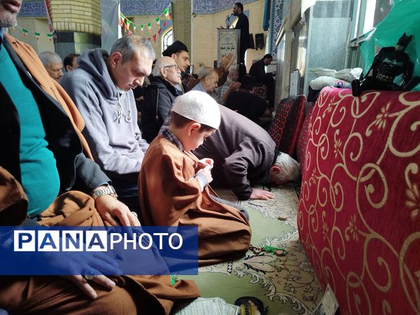 حضور پر شور مردم غیور ملارد در نماز جمعه و راهپیمایی جشن پیروزی و نصر الهی 
