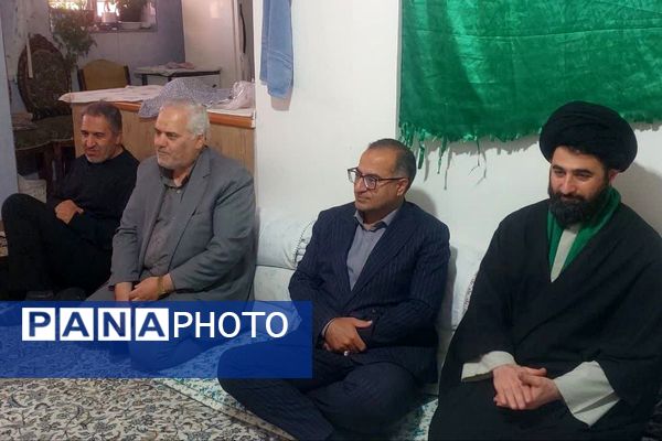 دیدار فرماندار فیروزکوه با خانواده‌های شهدا