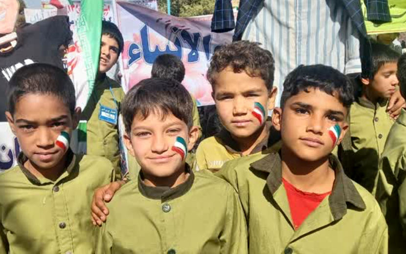 حضور پرشور دانش‌آموزان مدارس خاتم در راهپیمایی ۱۳ آبان 