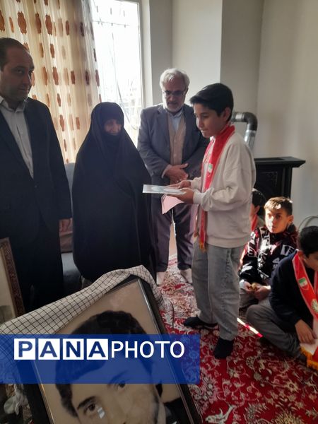 تجلیل پیشتازان از مادران شهدا به‌مناسبت هفته قرآن، عترت و نماز در خداآفرین