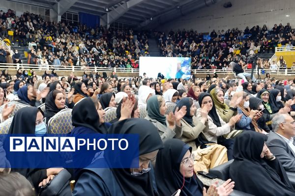 گردهمایی رانندگان سفیر مهر در هفته حمل‌ونقل شیراز