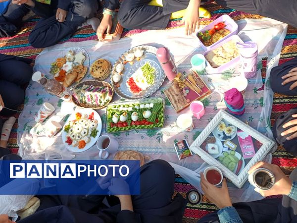 جشنواره صبحانه سالم در دبیرستان علی افشارنژاد ناحیه۶ مشهد