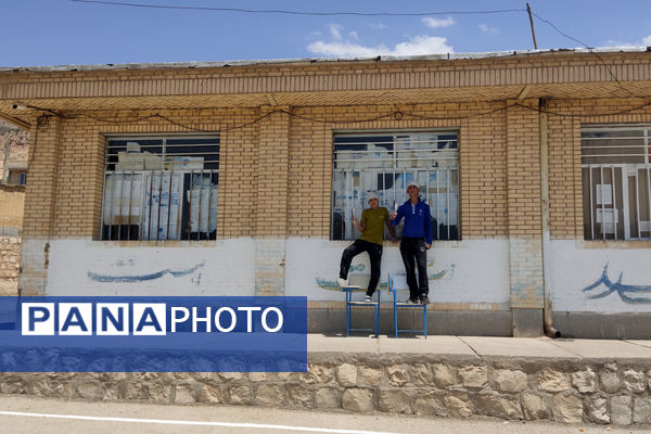 کار جهادی تیم شهید عباس محسنی کردستان برای شاداب‌سازی مدارس محروم لردگان