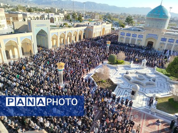 نماز عید سعید فطر با حضور پرشور مردم در شهرستان کاشمر برگزار شد 