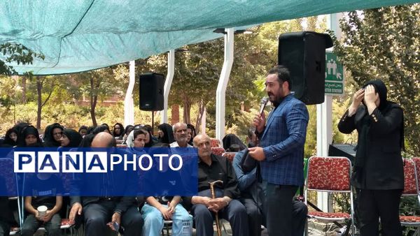 برپایی سفره‌ی احسان در محوطه بیمارستان فوق تخصصی آیت‌الله یثربی کاشان