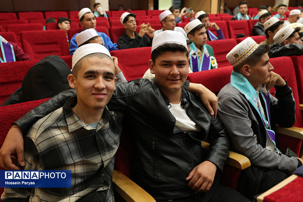 مراسم آموزش کاروان‌های عمره دانش‌آموزی به دانش‌آموزان عازم سرزمین وحی