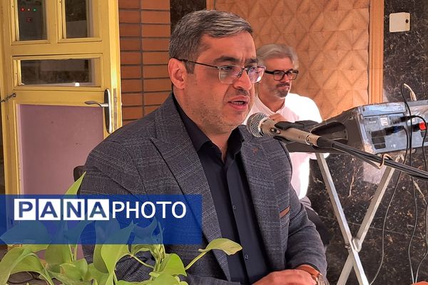 مراسم راز و رهایی؛ پنجره‌ای به دنیای دو نسل در دبیرستان نمونه‌دولتی ولایت بهارستان‌دو