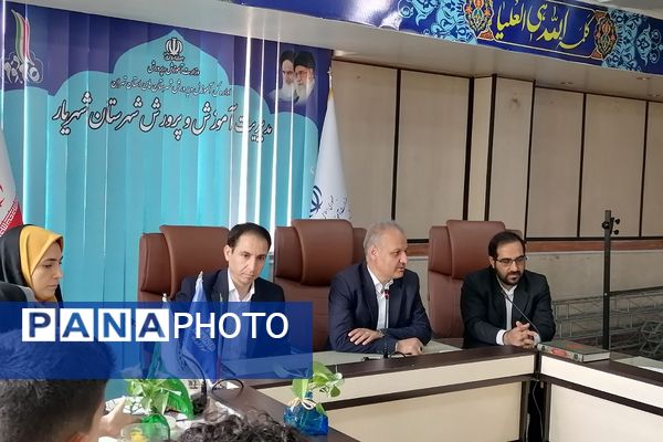 نشست فعالین پانا شهریار با مدیر جدید اداره آموزش و پرورش