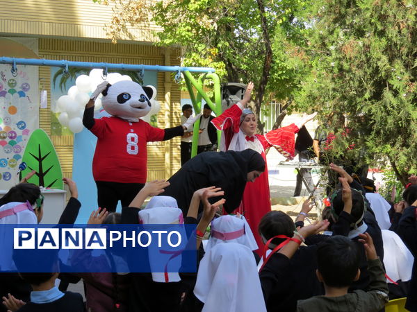 جشن غنچه‌ها در شهرستان بجنورد