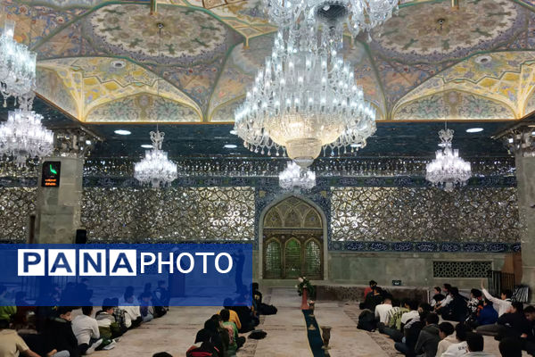 آیین جشن تکلیف دانش‌آموزان دبیرستان شهید غفاری قم