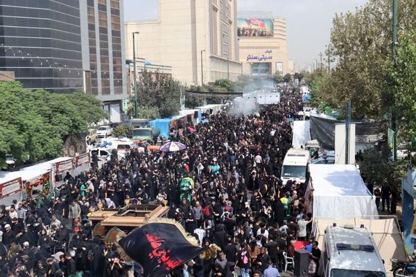 قدم به قدم در مسیر عاشقی اباعبدالله‌الحسین‌(ع)