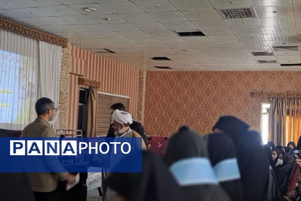 اعزام دانش‌آموزان دختر استان فارس به حج عمره